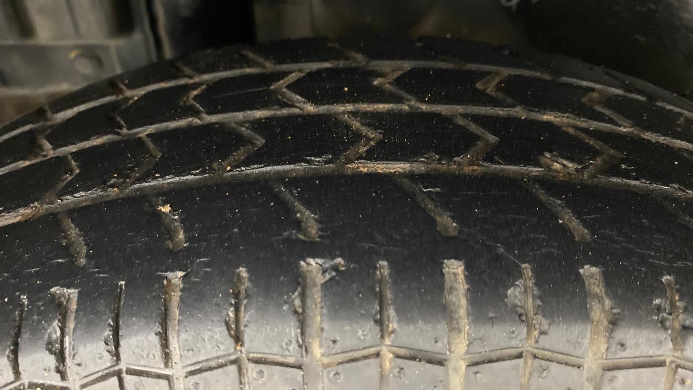 2013 Maruti Swift VXI D, Petrol, Manual, 61,924 km, Right Rear Tyre Tread