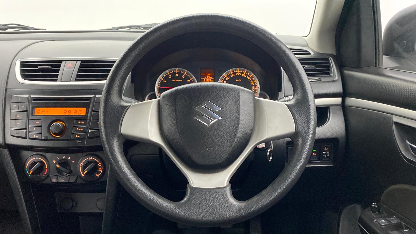2013 Maruti Swift VXI D, Petrol, Manual, 61,924 km, Steering Wheel Close Up