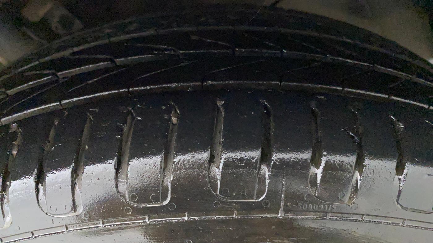 2018 Maruti Swift ZDI AMT, Diesel, Automatic, 89,706 km, Left Front Tyre Tread