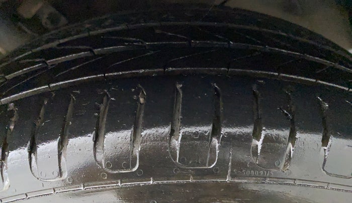 2018 Maruti Swift ZDI AMT, Diesel, Automatic, 89,706 km, Left Front Tyre Tread