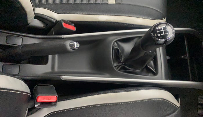 2017 Maruti Baleno DELTA PETROL 1.2, Petrol, Manual, 50,387 km, Gear Lever