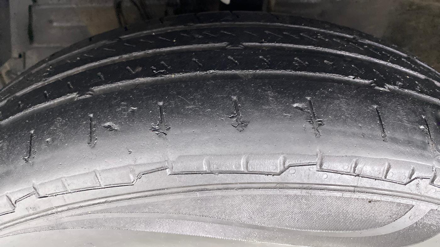 2014 Maruti Swift VDI ABS, Diesel, Manual, 75,549 km, Left Front Tyre Tread