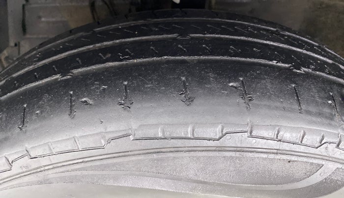 2014 Maruti Swift VDI ABS, Diesel, Manual, 75,549 km, Left Front Tyre Tread