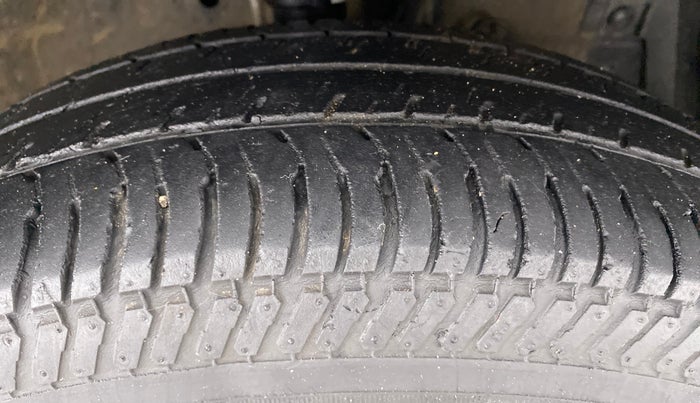 2014 Maruti Swift VDI ABS, Diesel, Manual, 75,549 km, Right Front Tyre Tread