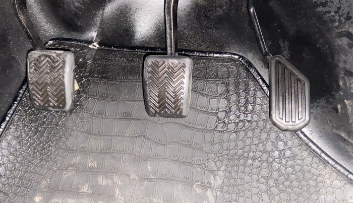 2014 Toyota Etios V, Petrol, Manual, 13,919 km, Pedals