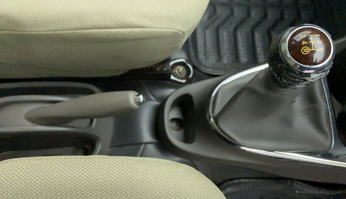 2014 Toyota Etios V, Petrol, Manual, 13,919 km, Gear Lever