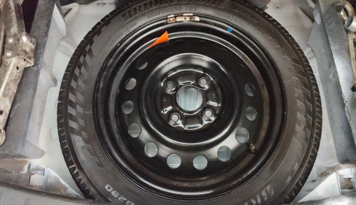 2016 Maruti Wagon R 1.0 VXI (O) AMT, Petrol, Automatic, 1,11,583 km, Spare Tyre