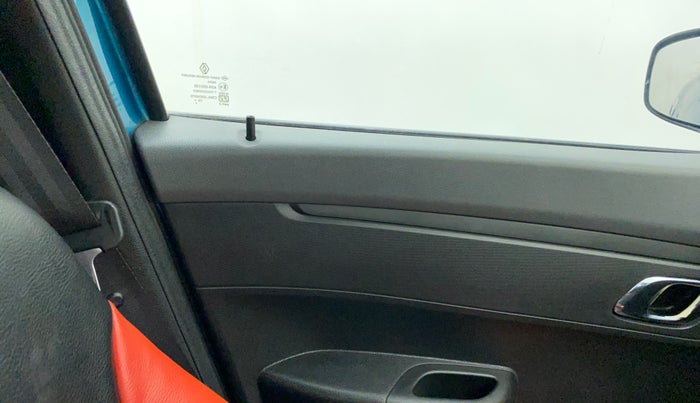 2020 Renault Kwid RXT 0.8, Petrol, Manual, 47,464 km, Lock system - Door lock knob has minor damage