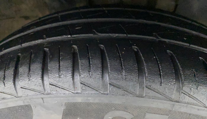 2020 Renault Kwid RXT 0.8, Petrol, Manual, 47,464 km, Right Front Tyre Tread