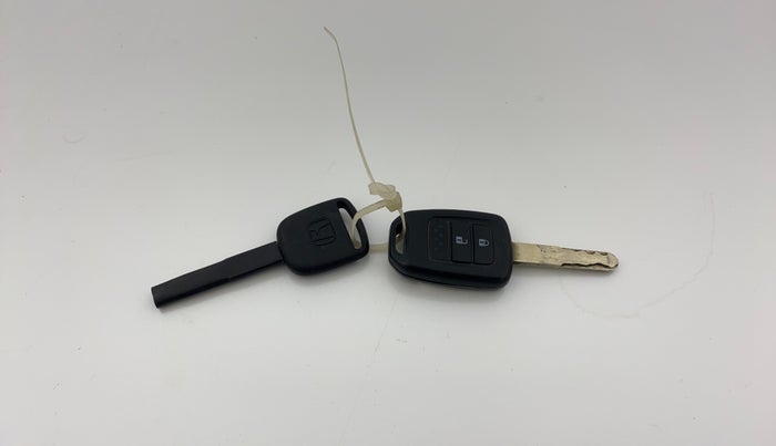 2019 Honda WR-V 1.2L I-VTEC VX MT, Petrol, Manual, 61,595 km, Key Close Up