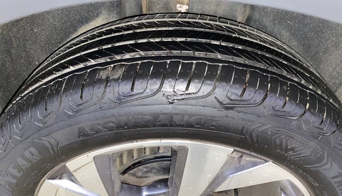 2023 Volkswagen TAIGUN TOPLINE 1.0 TSI MT, Petrol, Manual, 75,967 km, Right Rear Tyre Tread