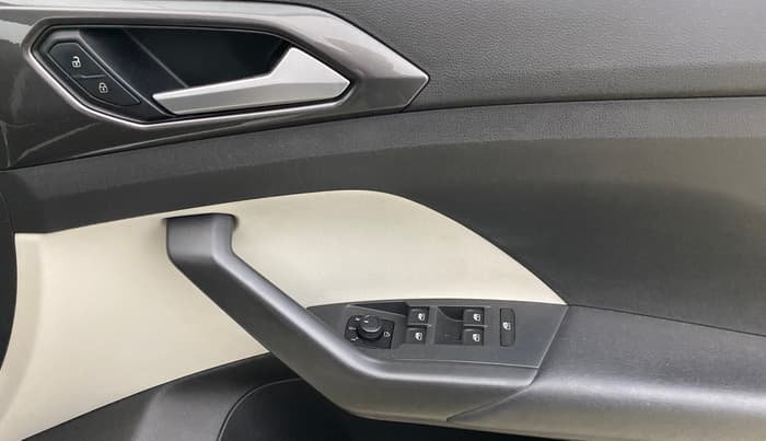 2023 Volkswagen TAIGUN TOPLINE 1.0 TSI MT, Petrol, Manual, 75,967 km, Driver Side Door Panels Control