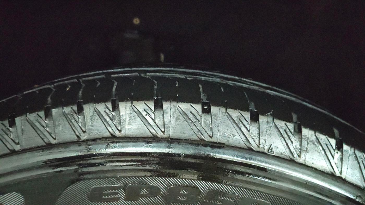 2025 Mahindra XUV700 AX 7 LUXURY P AT 7 STR, Petrol, Automatic, 8,456 km, Right Rear Tyre Tread
