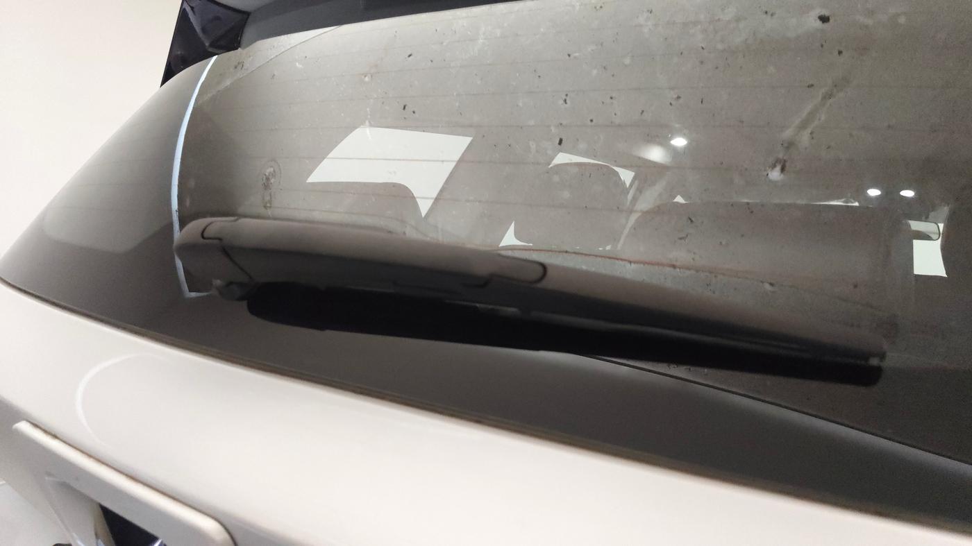 2025 Mahindra XUV700 AX 7 LUXURY P AT 7 STR, Petrol, Automatic, 8,456 km, Rear Wiper