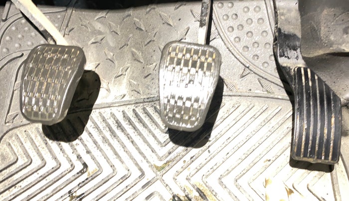 2024 Tata NEXON FEARLESS + SUNROOF DUAL TONE 1.2 PETROL, Petrol, Manual, 4,075 km, Pedals