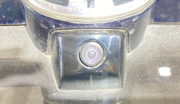 2024 Tata NEXON FEARLESS + SUNROOF DUAL TONE 1.2 PETROL, Petrol, Manual, 4,075 km, Parking Camera