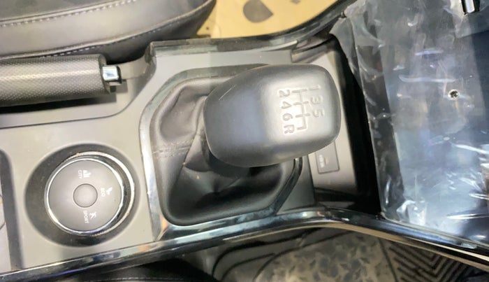 2024 Tata NEXON FEARLESS + SUNROOF DUAL TONE 1.2 PETROL, Petrol, Manual, 4,075 km, Gear Lever