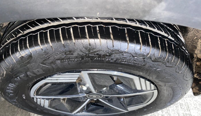 2024 Tata NEXON FEARLESS + SUNROOF DUAL TONE 1.2 PETROL, Petrol, Manual, 4,075 km, Left Rear Tyre Tread