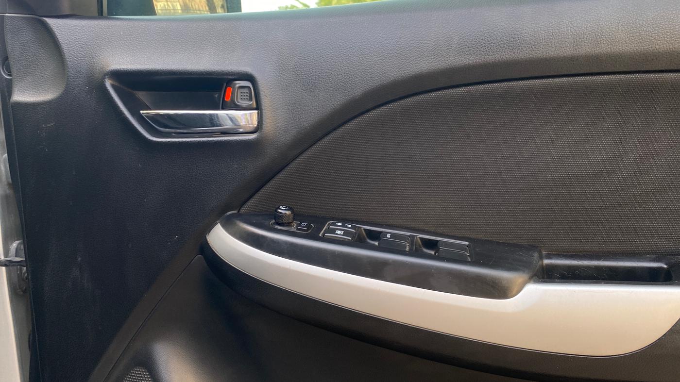 2018 Maruti Baleno ALPHA PETROL 1.2, CNG, Manual, 82,610 km, Driver Side Door Panels Control