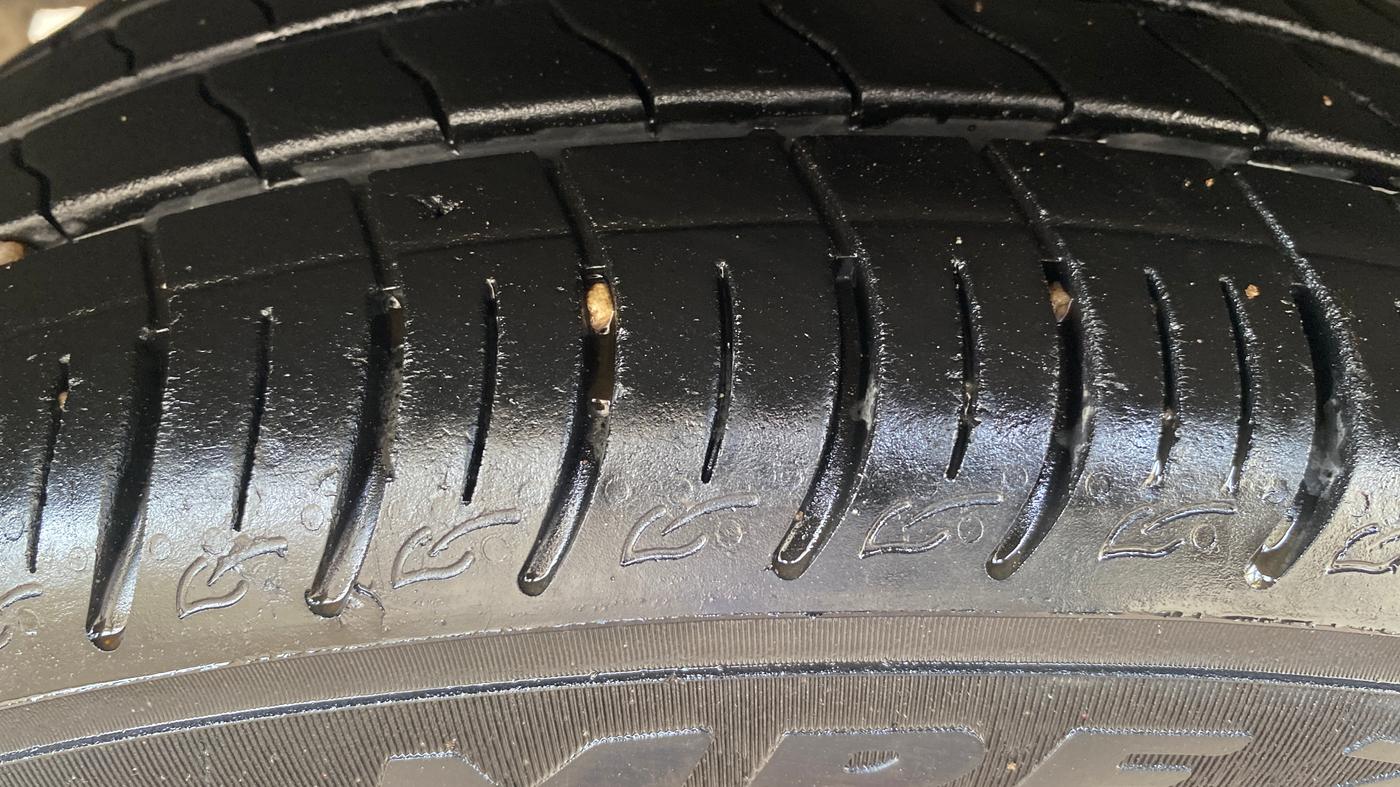 2018 Maruti Baleno ALPHA PETROL 1.2, CNG, Manual, 82,610 km, Left Front Tyre Tread