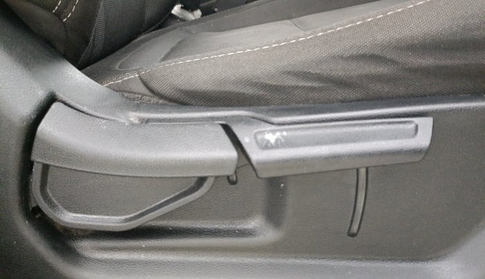 2021 Hyundai VENUE SX 1.5 CRDI, Diesel, Manual, 48,625 km, Driver Side Adjustment Panel