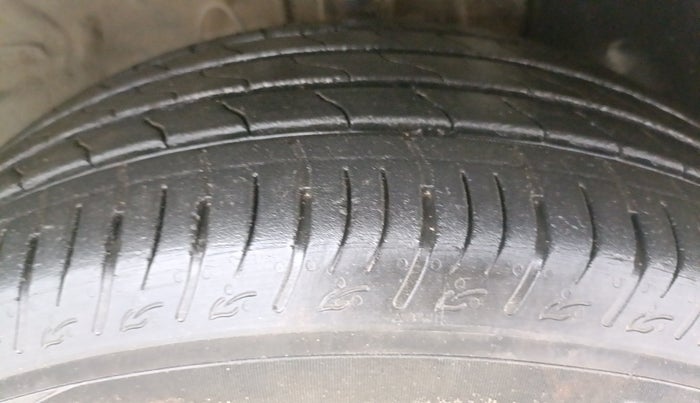 2021 Hyundai VENUE SX 1.5 CRDI, Diesel, Manual, 48,625 km, Right Front Tyre Tread