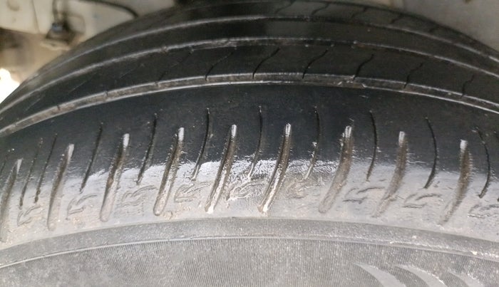 2021 Hyundai VENUE SX 1.5 CRDI, Diesel, Manual, 48,625 km, Right Rear Tyre Tread