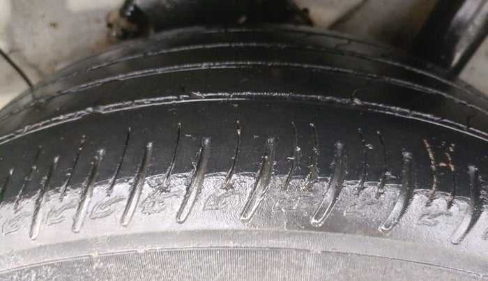 2021 Hyundai VENUE SX 1.5 CRDI, Diesel, Manual, 48,625 km, Left Rear Tyre Tread