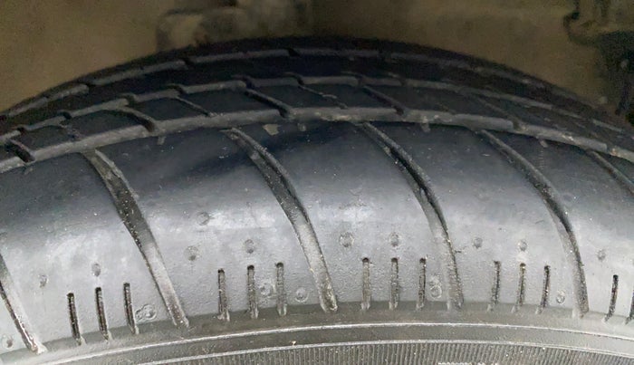 2018 Maruti Celerio VXI CNG D, CNG, Manual, 65,067 km, Right Front Tyre Tread