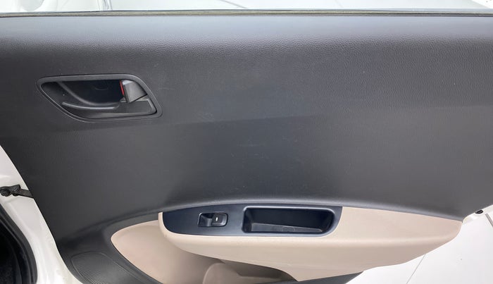 2016 Hyundai Grand i10 MAGNA 1.2 KAPPA VTVT, Petrol, Manual, 71,337 km, Right rear window switch / handle - Switch/handle not functional