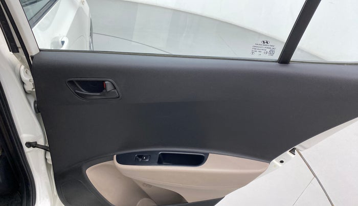 2016 Hyundai Grand i10 MAGNA 1.2 KAPPA VTVT, Petrol, Manual, 71,337 km, Right rear window switch / handle - Switch/handle not functional