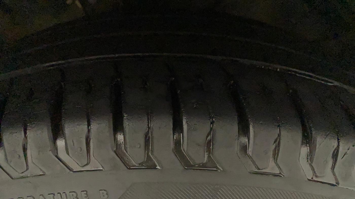 2019 Maruti Dzire ZXI PLUS AMT, Petrol, Automatic, 43,380 km, Left Front Tyre Tread