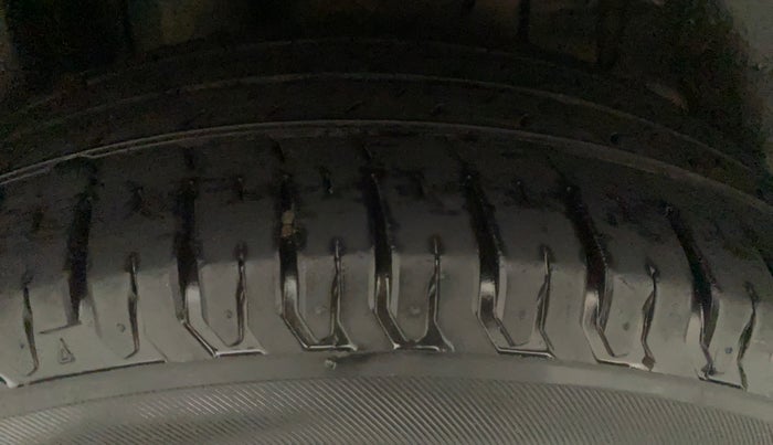 2019 Maruti Dzire ZXI PLUS AMT, Petrol, Automatic, 43,380 km, Right Rear Tyre Tread