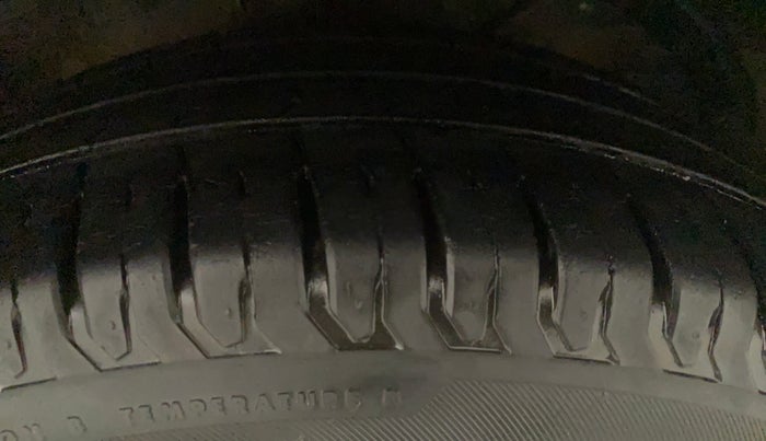 2019 Maruti Dzire ZXI PLUS AMT, Petrol, Automatic, 43,380 km, Right Front Tyre Tread