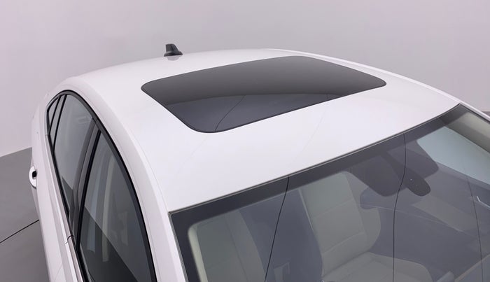 2022 Skoda SLAVIA STYLE 1.5 TSI DSG, Petrol, Automatic, 4,986 km, Roof