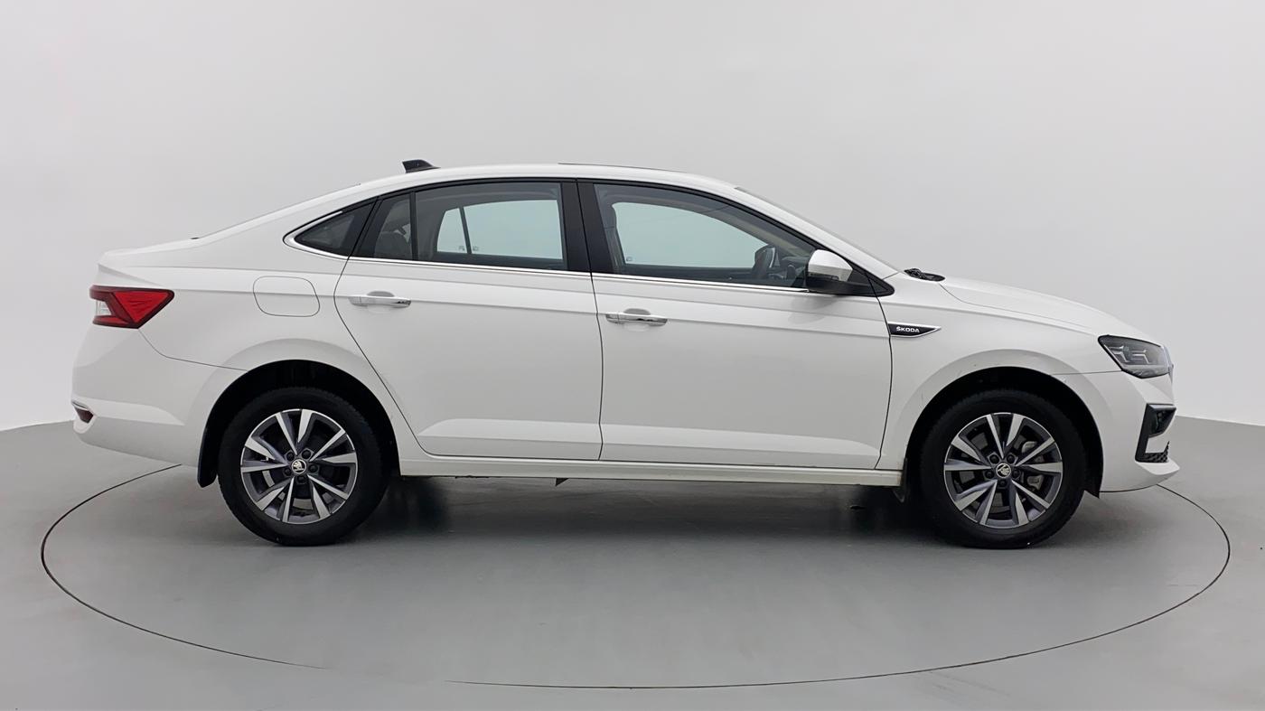 2022 Skoda SLAVIA STYLE 1.5 TSI DSG, Petrol, Automatic, 4,986 km, Right Side View