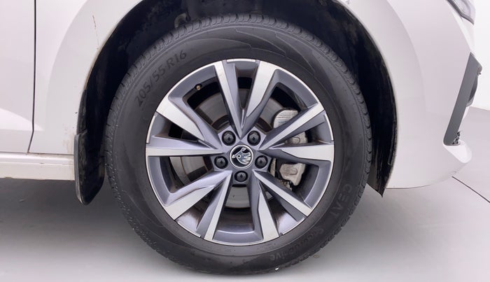 2022 Skoda SLAVIA STYLE 1.5 TSI DSG, Petrol, Automatic, 4,986 km, Right Front Wheel