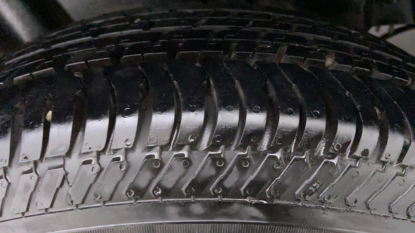 2012 Maruti Swift Dzire VXI, Petrol, Manual, 87,736 km, Left Front Tyre Tread