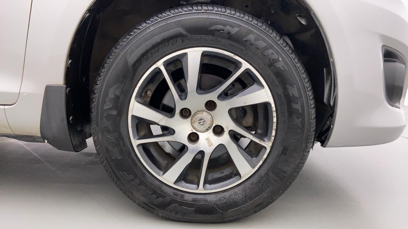 2012 Maruti Swift Dzire VXI, Petrol, Manual, 87,736 km, Right Front Wheel