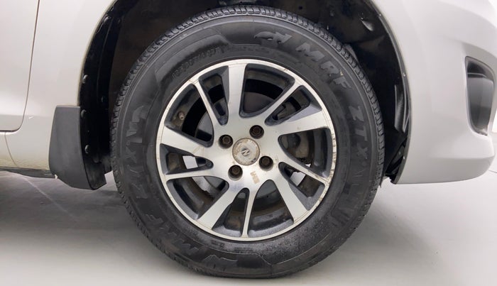 2012 Maruti Swift Dzire VXI, Petrol, Manual, 87,736 km, Right Front Wheel