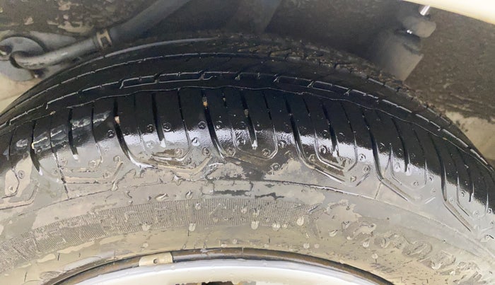 2015 Honda Brio S MT, Petrol, Manual, 20,156 km, Left Rear Tyre Tread