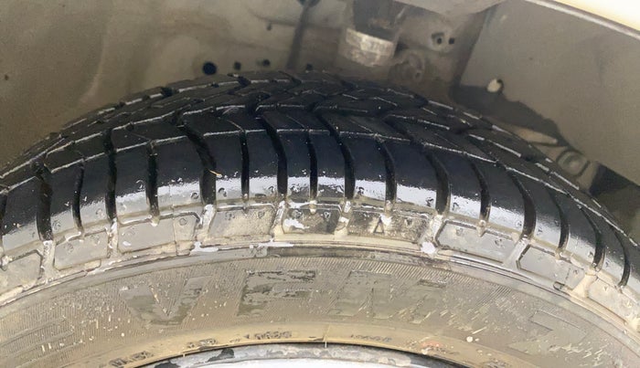 2015 Honda Brio S MT, Petrol, Manual, 20,156 km, Right Front Tyre Tread