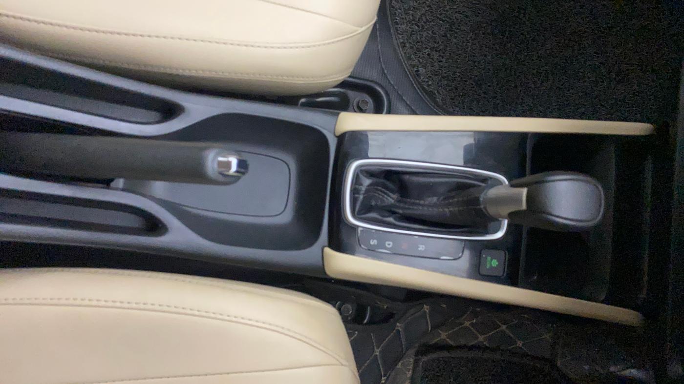 2021 Honda City 1.5L I-VTEC V CVT 5TH GEN, Petrol, Automatic, 1,20,704 km, Gear Lever