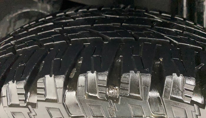 2014 Renault Duster RXL PETROL, Petrol, Manual, 69,454 km, Right Rear Tyre Tread