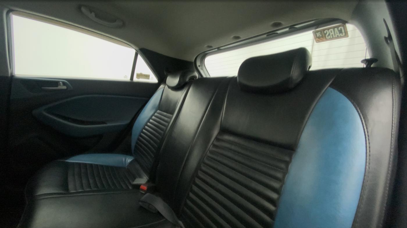 2015 Hyundai i20 Active 1.4 SX, Diesel, Manual, 95,698 km, Right Side Rear Door Cabin