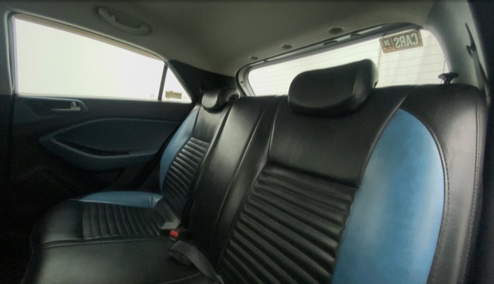 2015 Hyundai i20 Active 1.4 SX, Diesel, Manual, 95,698 km, Right Side Rear Door Cabin