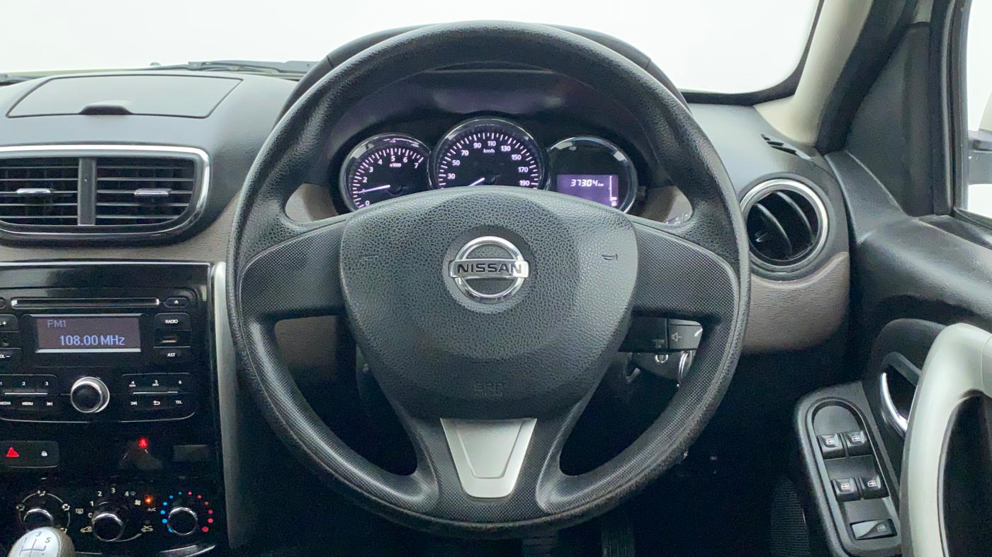 2017 Nissan Terrano XL P, Petrol, Manual, 37,377 km, Steering Wheel Close Up
