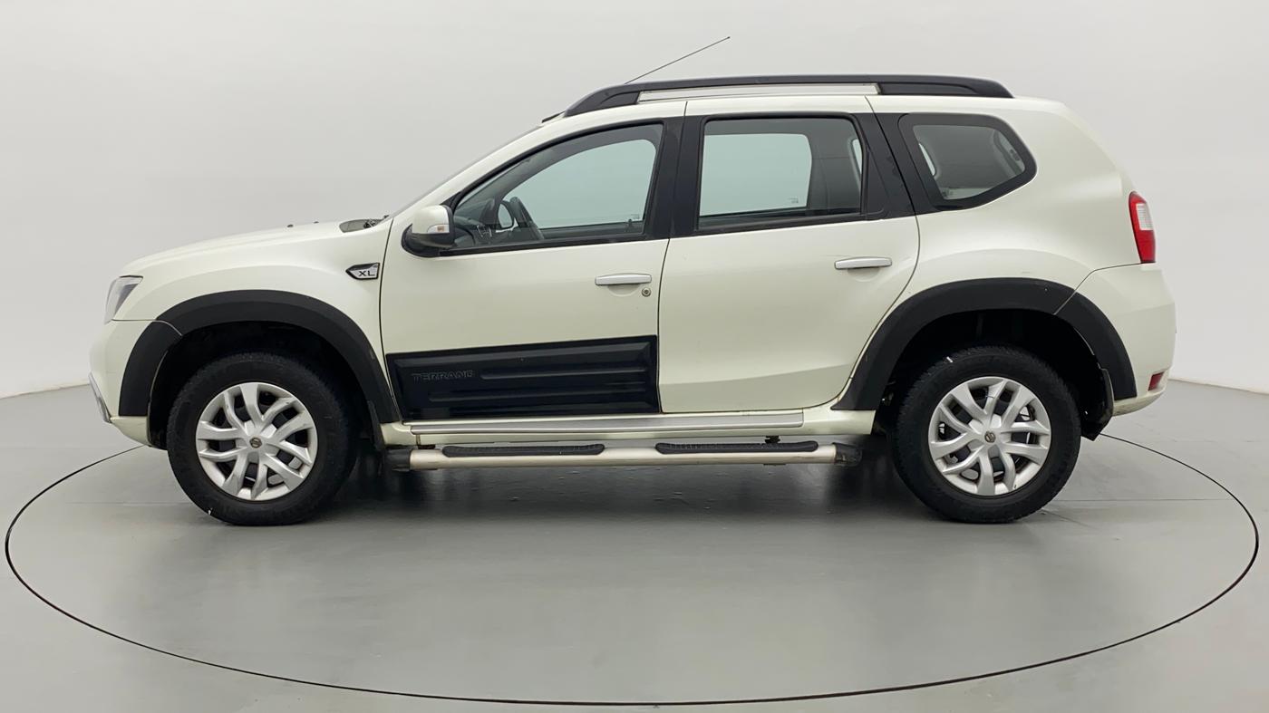 2017 Nissan Terrano XL P, Petrol, Manual, 37,377 km, Left Side