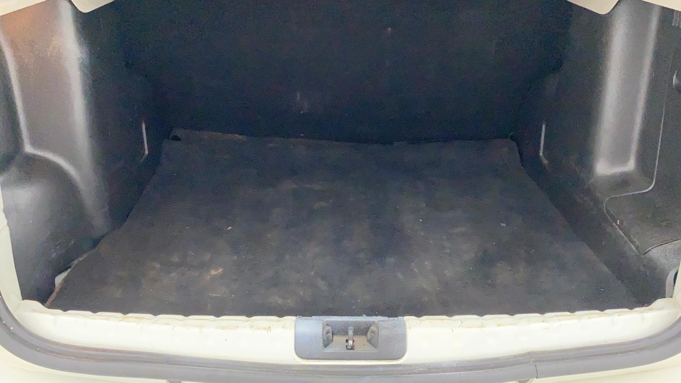 2017 Nissan Terrano XL P, Petrol, Manual, 37,377 km, Boot Inside