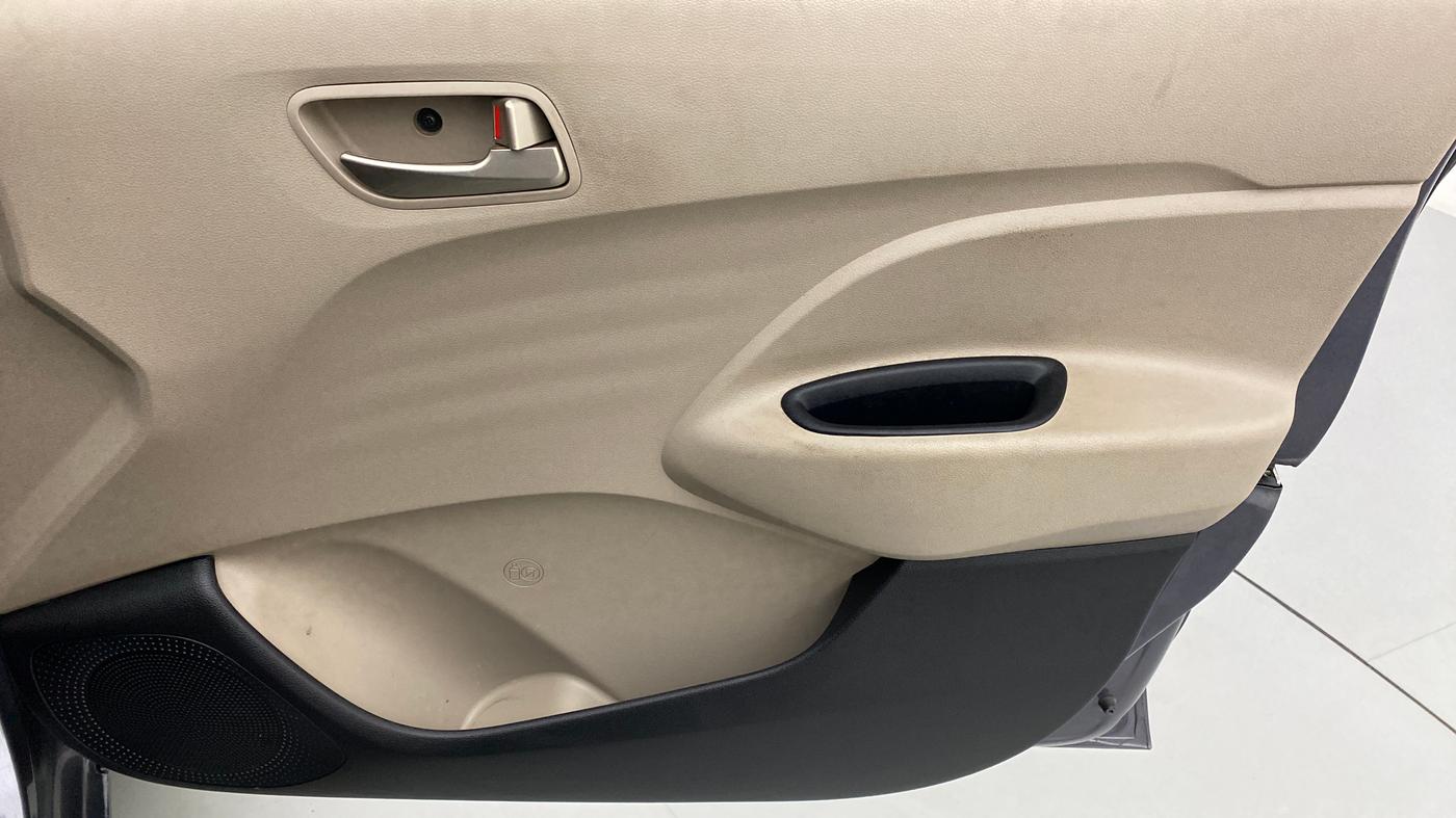 2019 Hyundai NEW SANTRO 1.1 SPORTZ MT CNG, CNG, Manual, 11,903 km, Driver Side Door Panels Control
